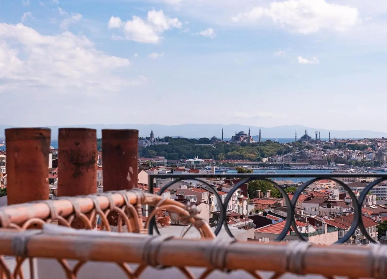 Homie Suites - Turna Residences in Cihangir