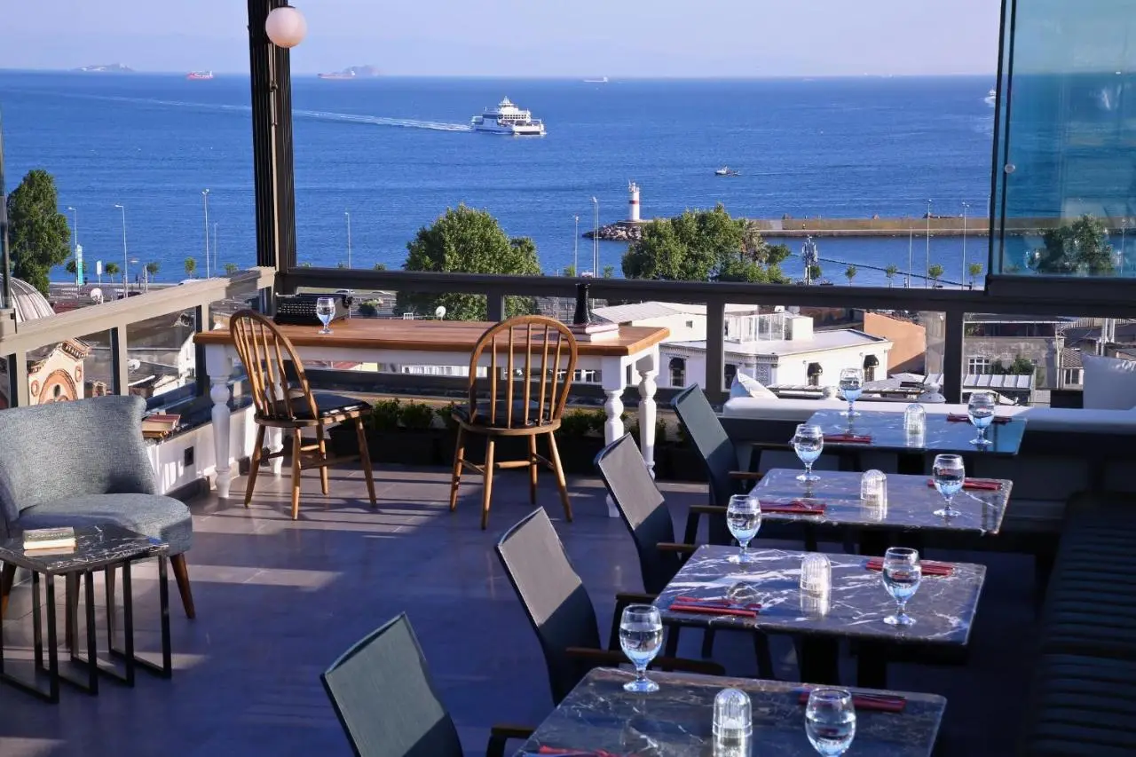 HOTEL BRONTE