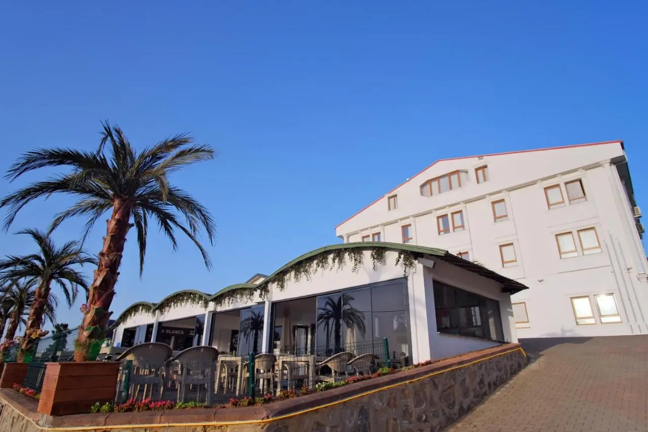 Perla Blanca Hotel
