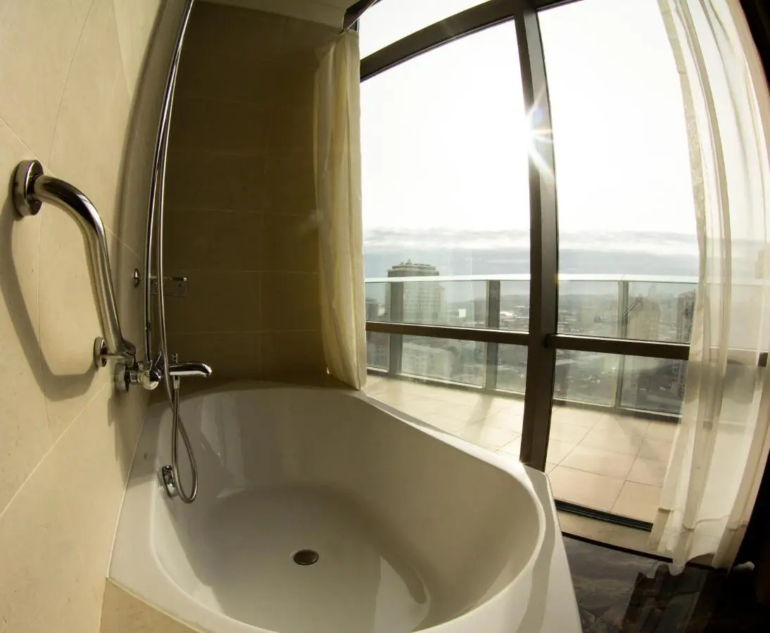 Parkside Hotel & Apartments