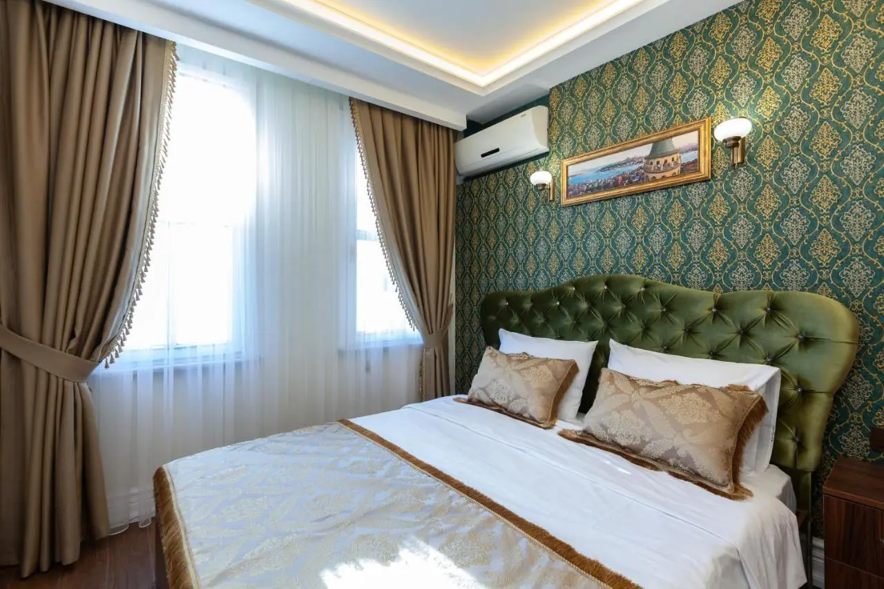 Rose Mansion by Otantik Suites