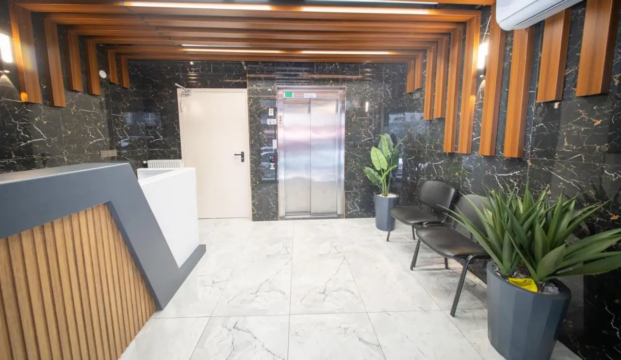 Zirvesta Otel