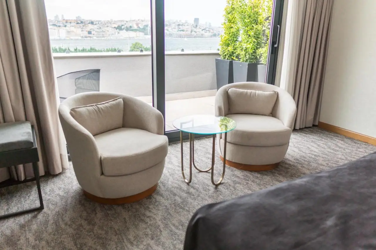 MEG HOTEL