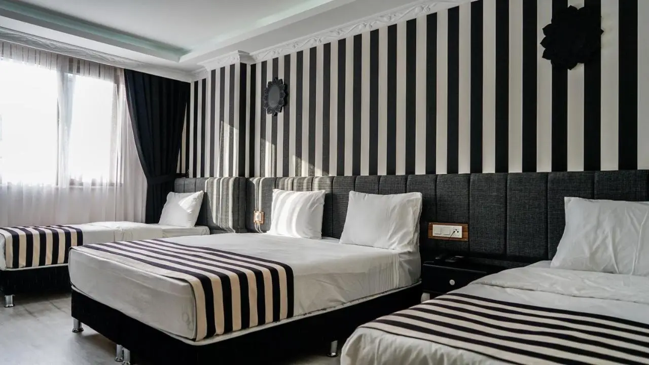 Cnr İnci Hotel