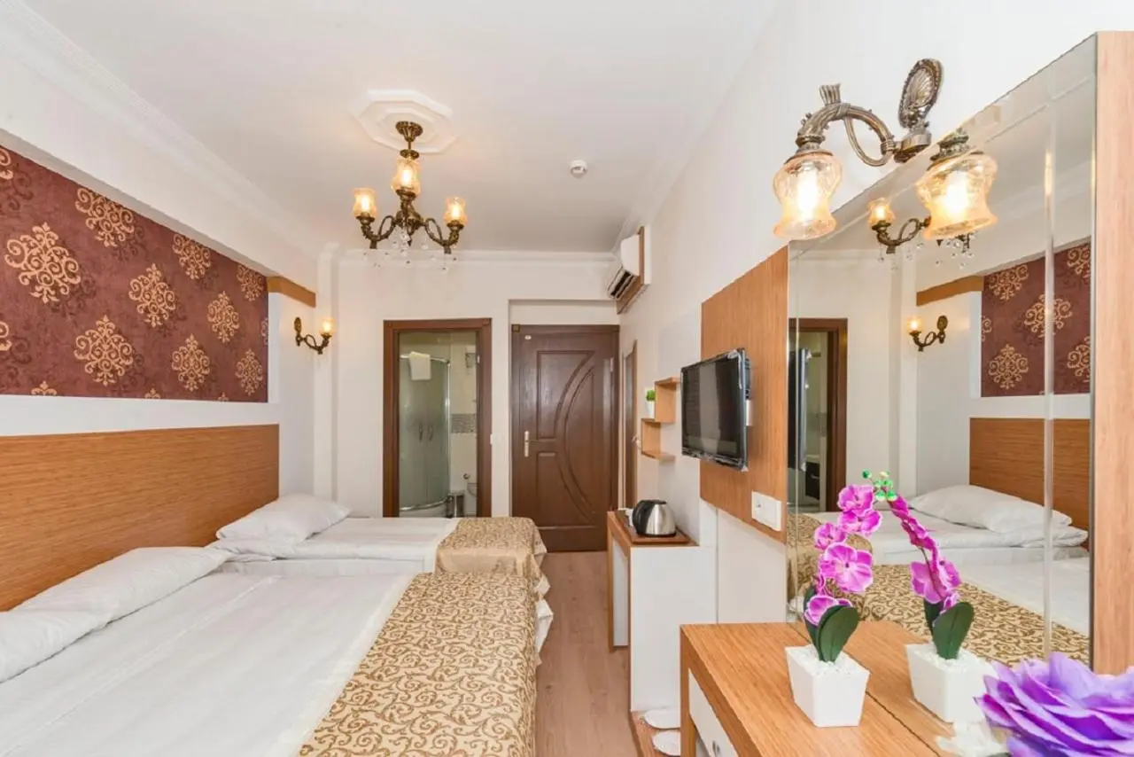 Raimond Hotel