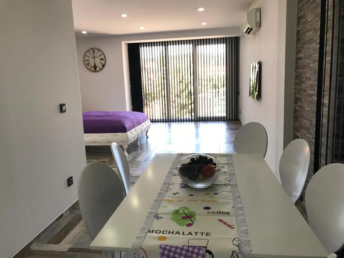 Apartment Ajla