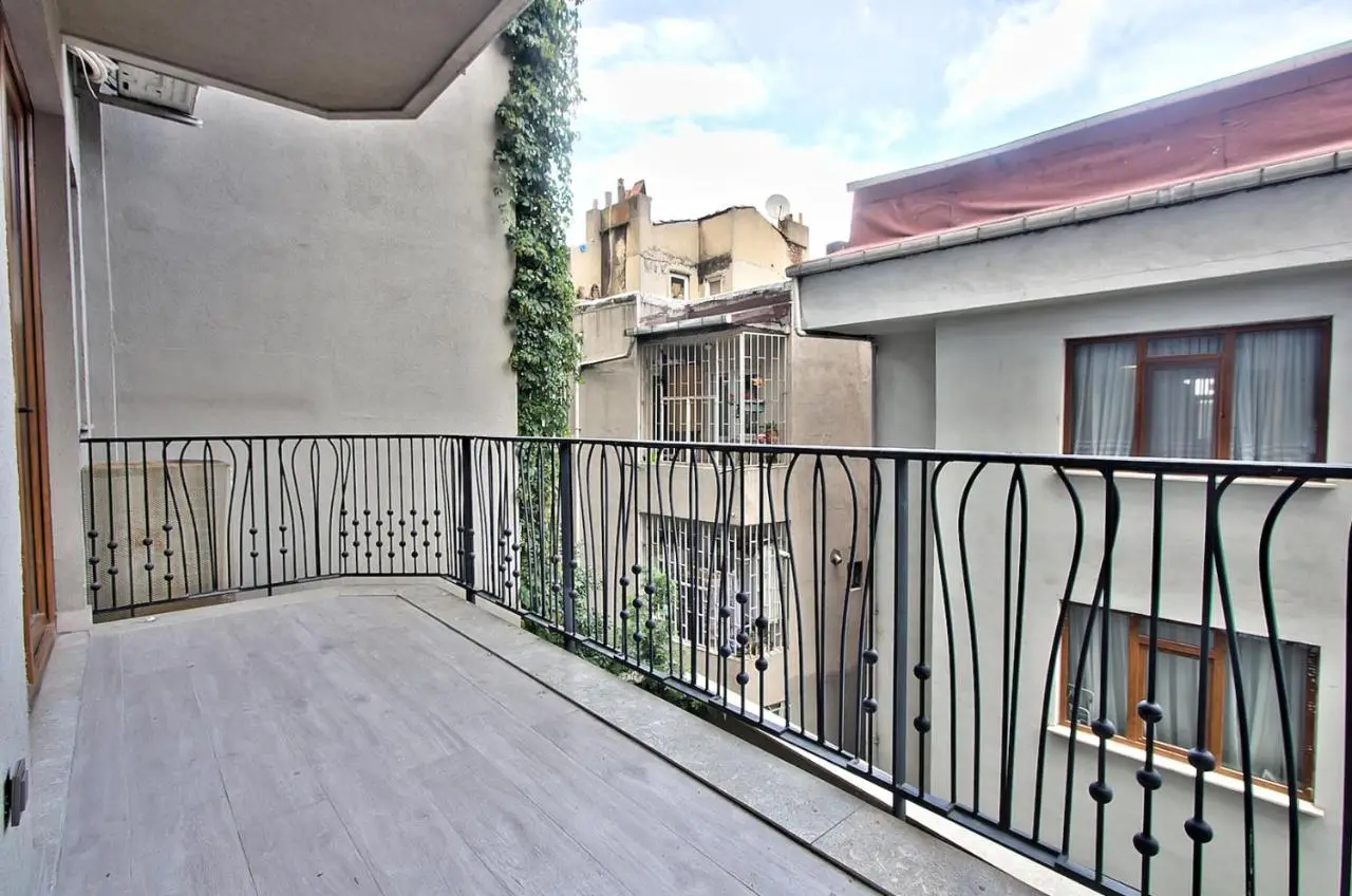 New Build with Modern Amenities and Balcony
