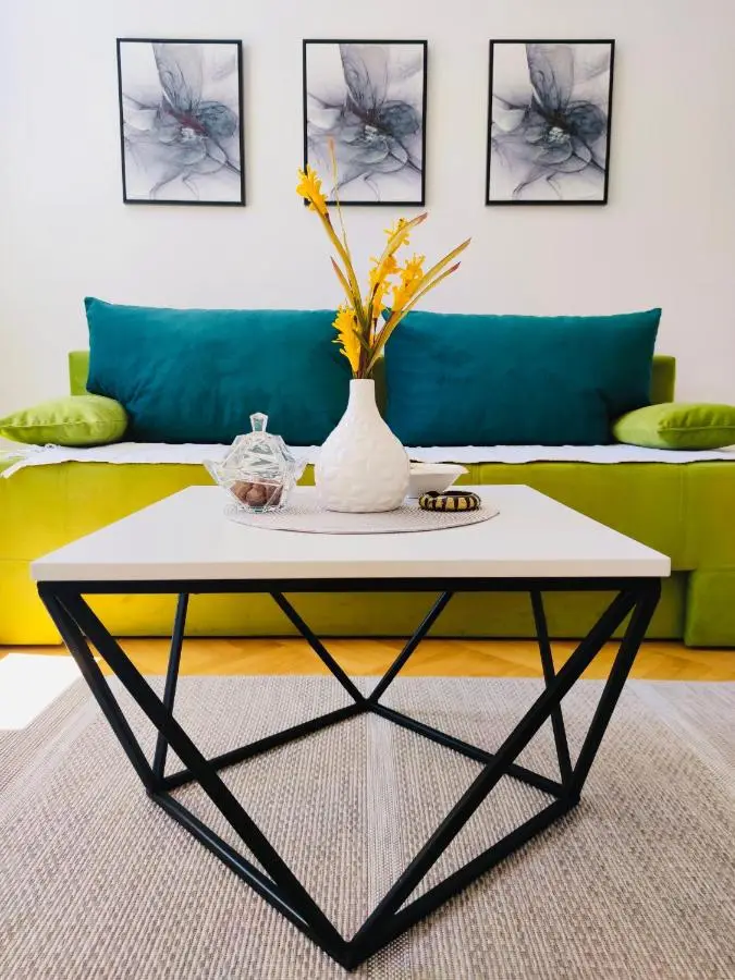Apartment 11 - Great location, quiet but near the center