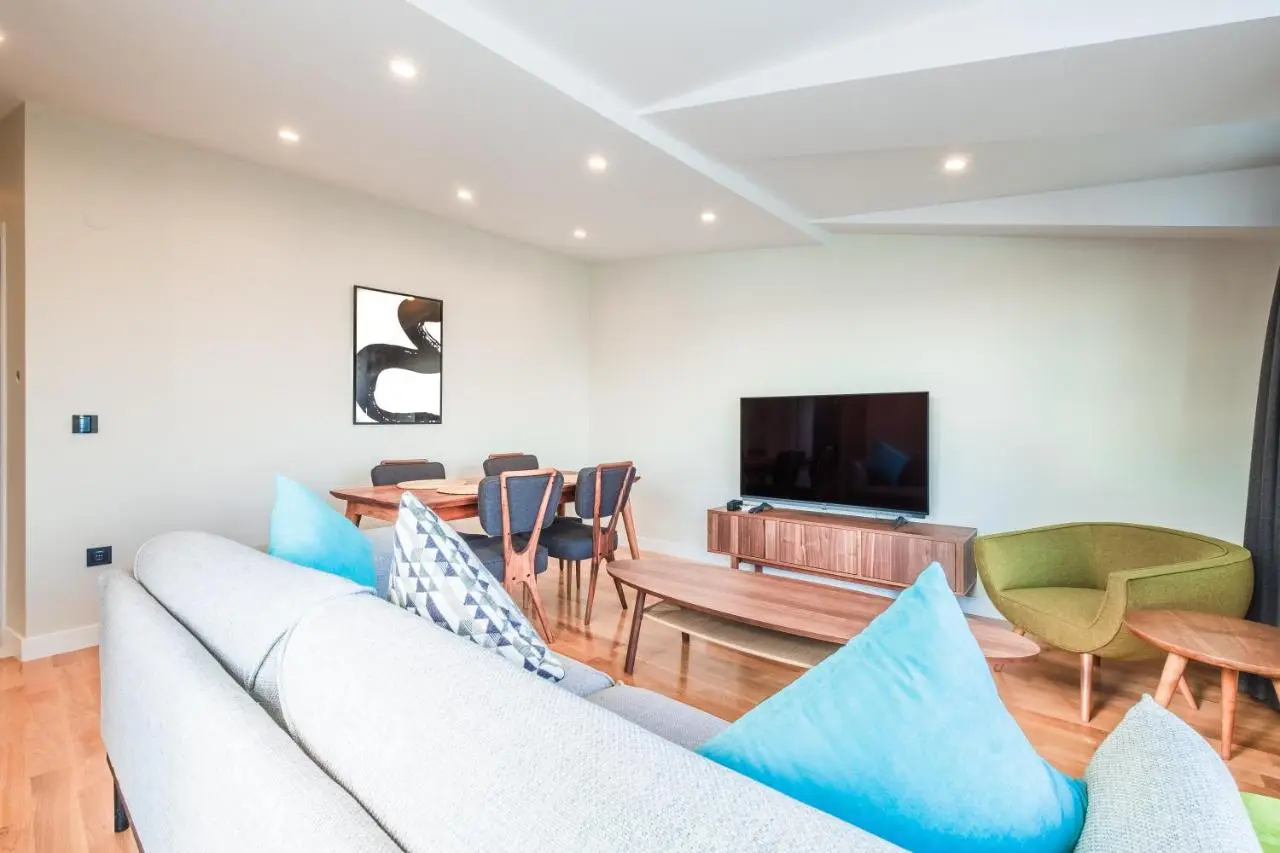 Homie Suites - Newly Built Seaside Apartments on Bakırköy Shore