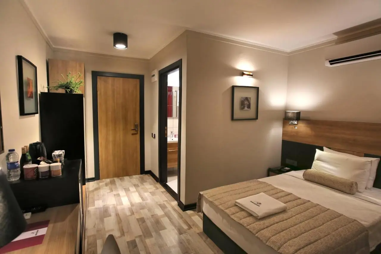 Kalevera Hotel