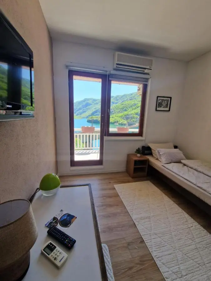 Visit Dreznica - Canyon Retreat