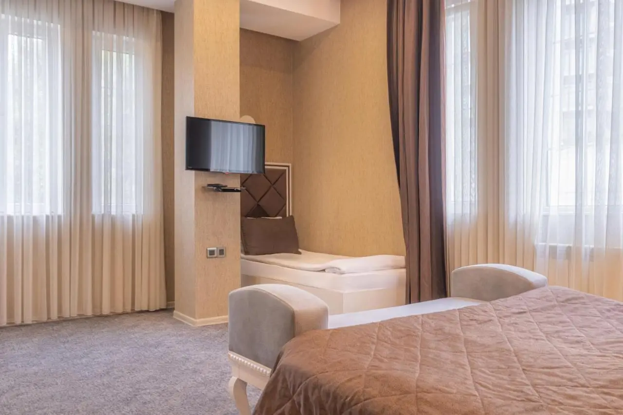 Maestro Hotel
