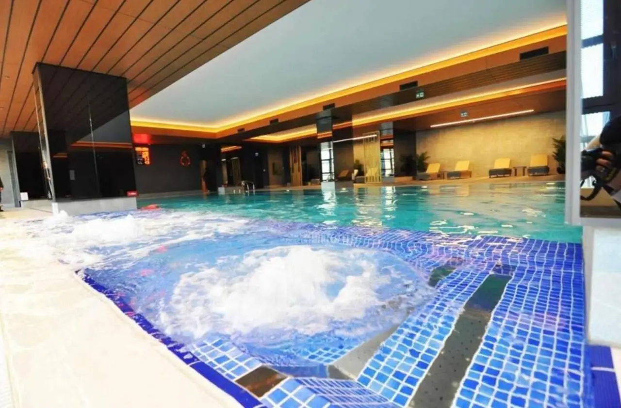 Gorgeous Modern 1BD Condo Views w PoolGym! #255