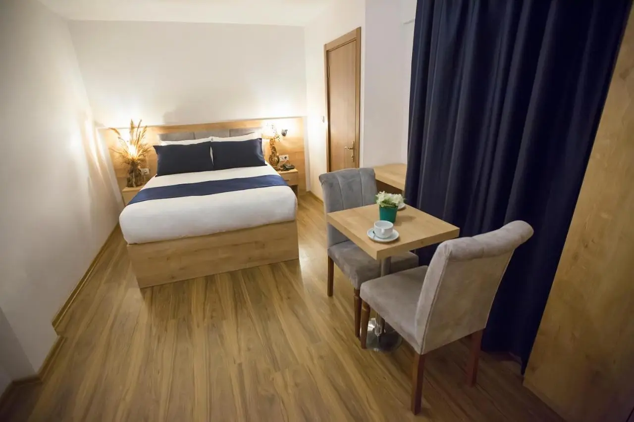 Golden Street Hotel