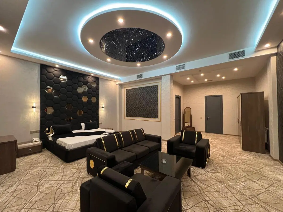 Royal Mansion Hotel