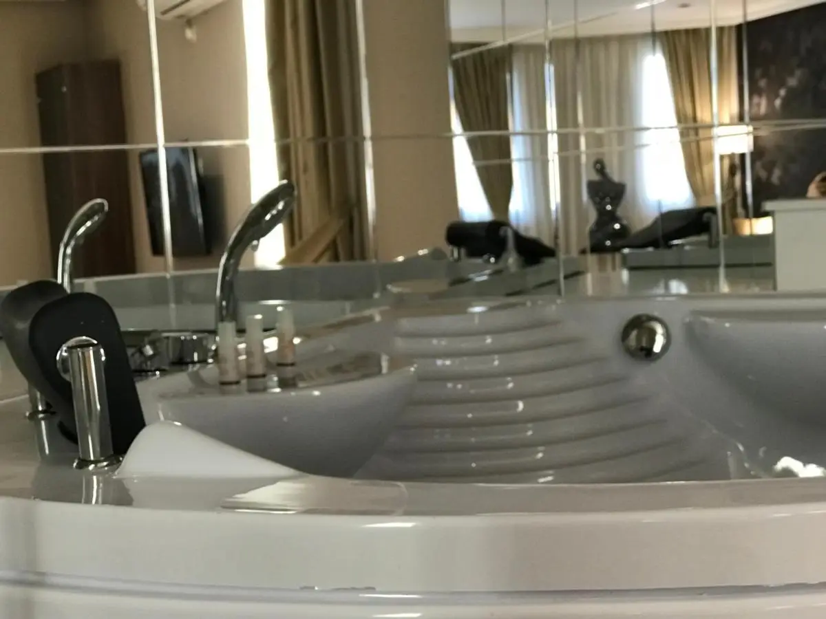 Hotel Deluxe