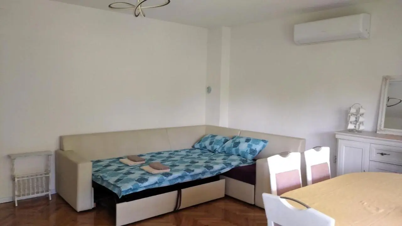 Comfort house near pyramids II