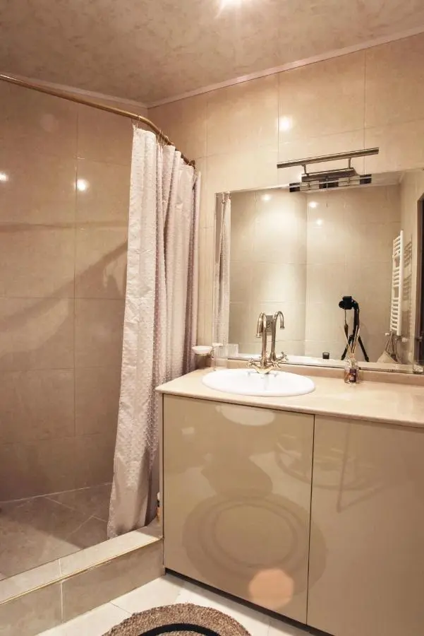 Peaceful Bohemian Apartment – Best Location