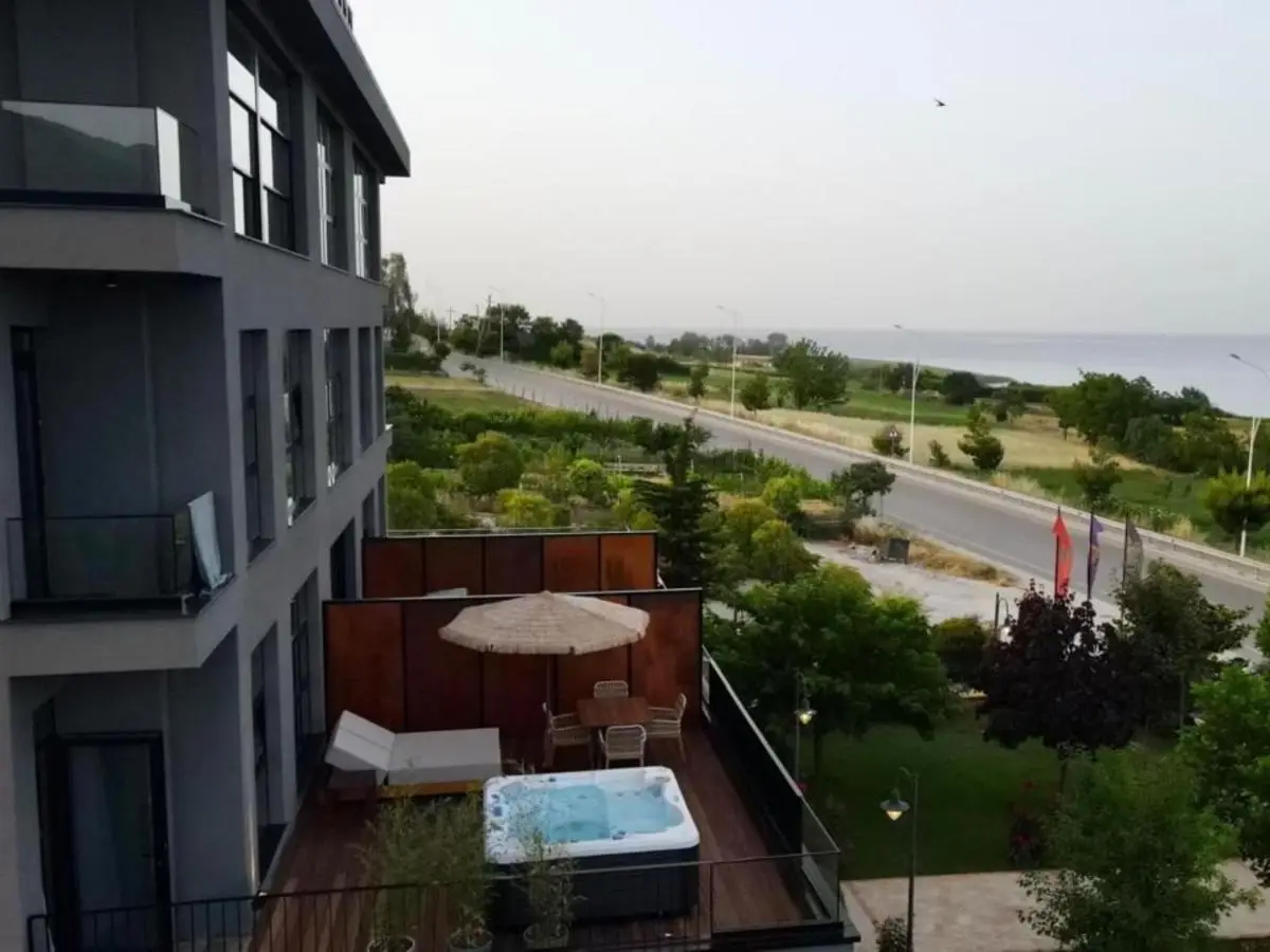 Toka Hotel Restaurant