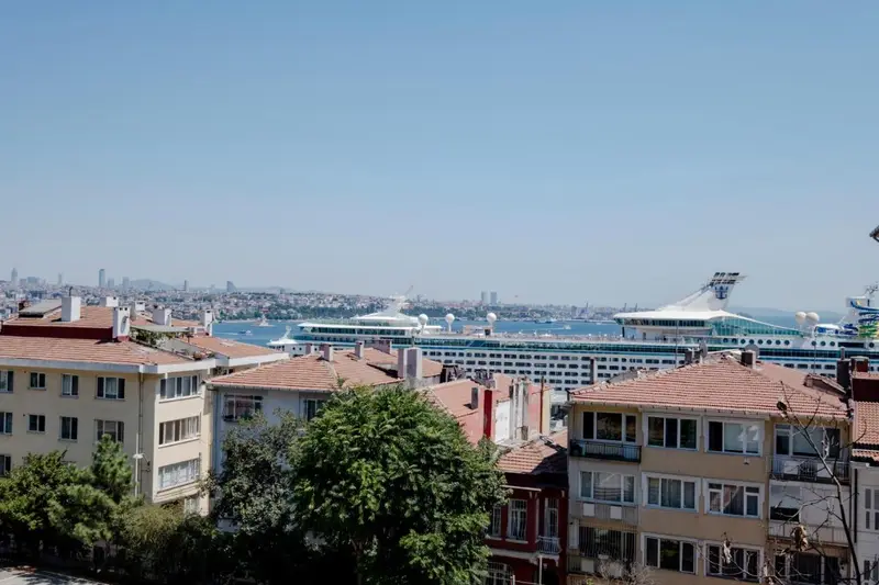 Sea View Two-Bedroom Suite in Managed Residence - Parking and Elevator