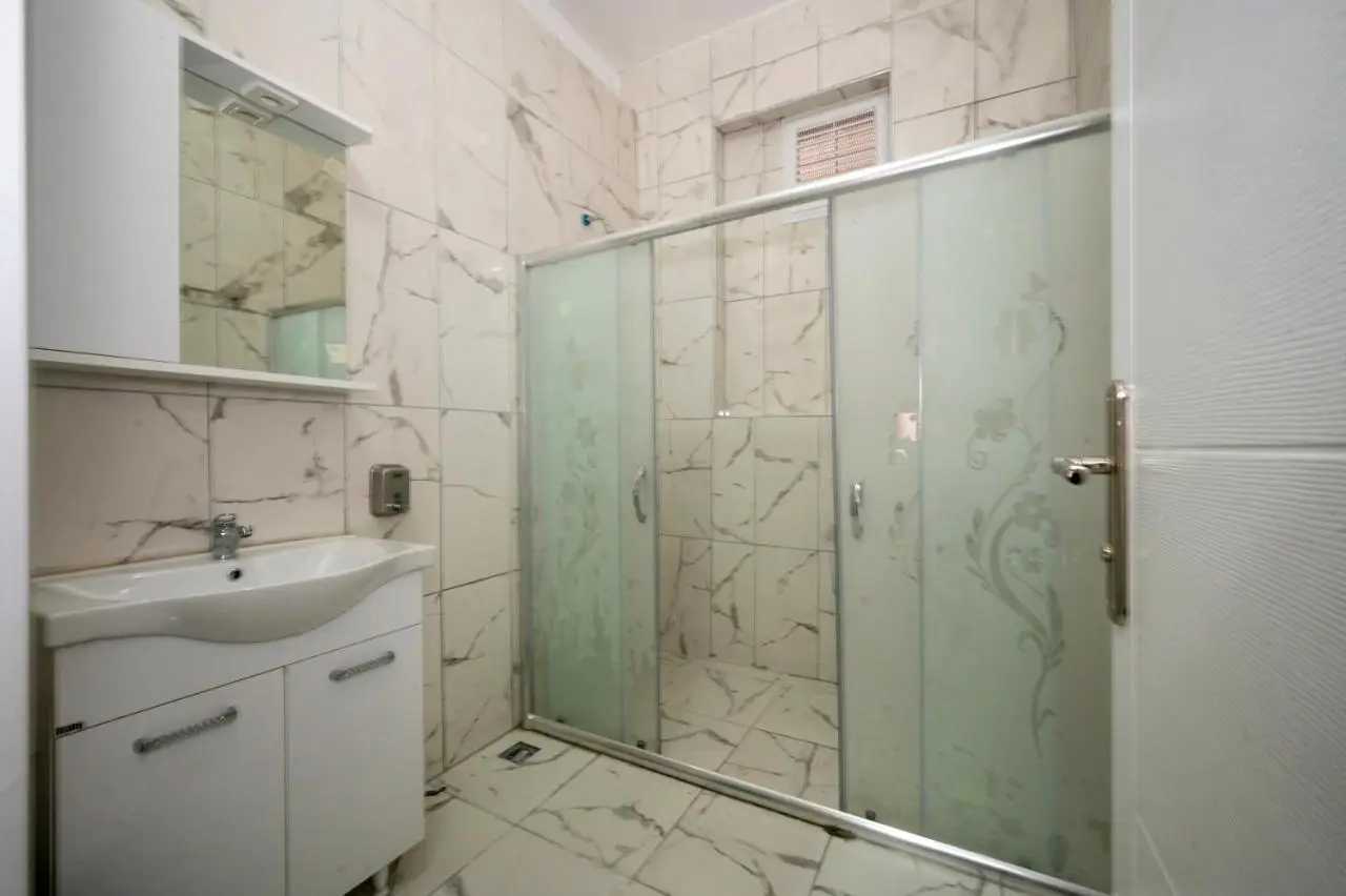 XALİLA HOSTEL & CAFE LADİES ROOM