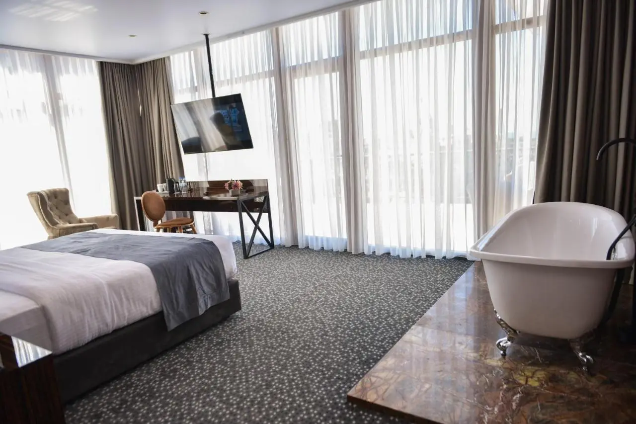 Hotel Monarch