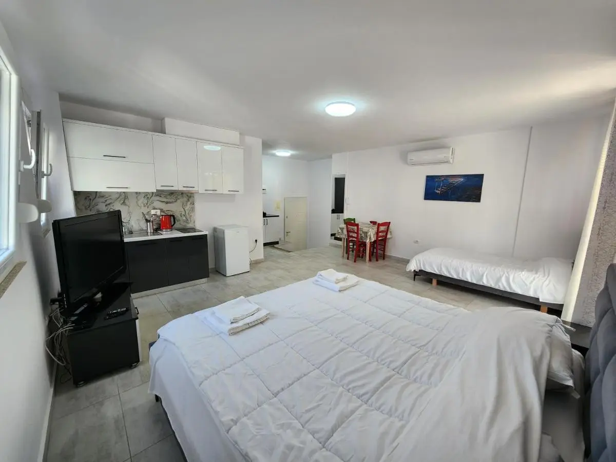 Anchor Apartments