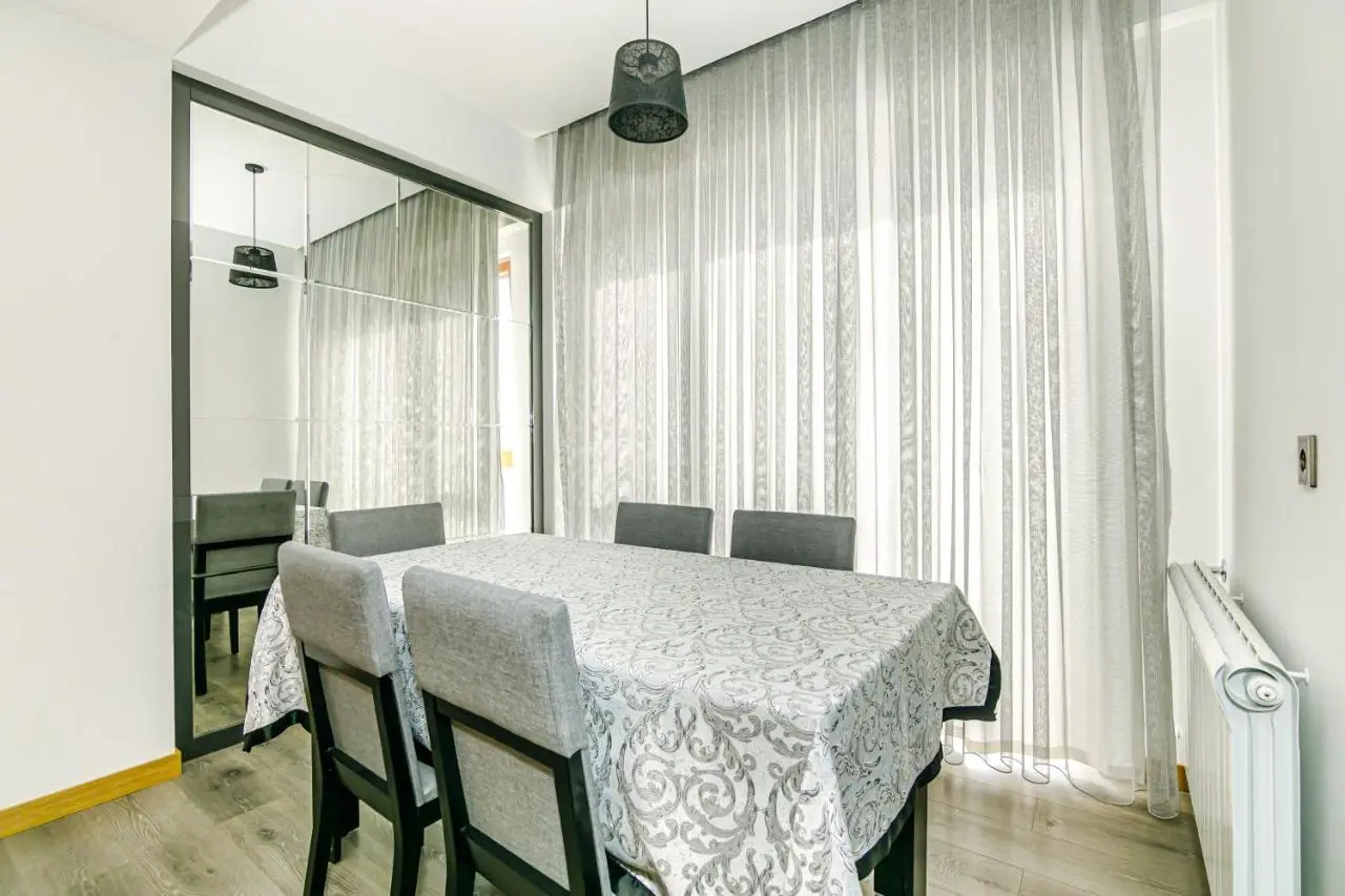 KING Luxury Apartment in Baku