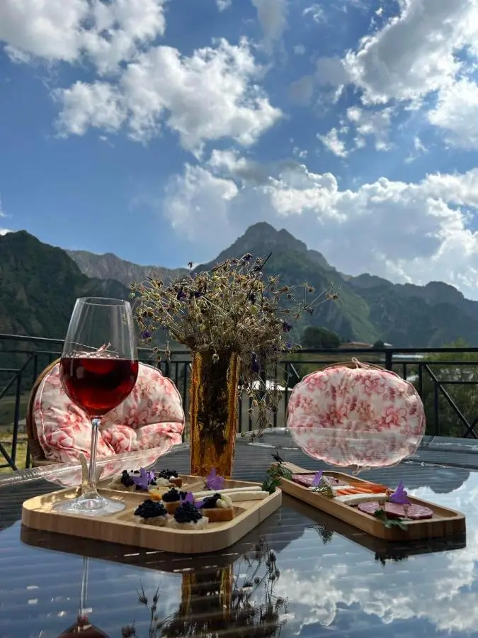 Orophile guest house