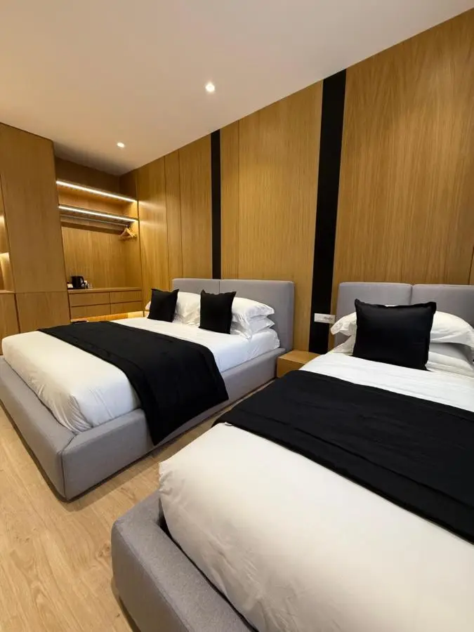 4 Rooms Tirana
