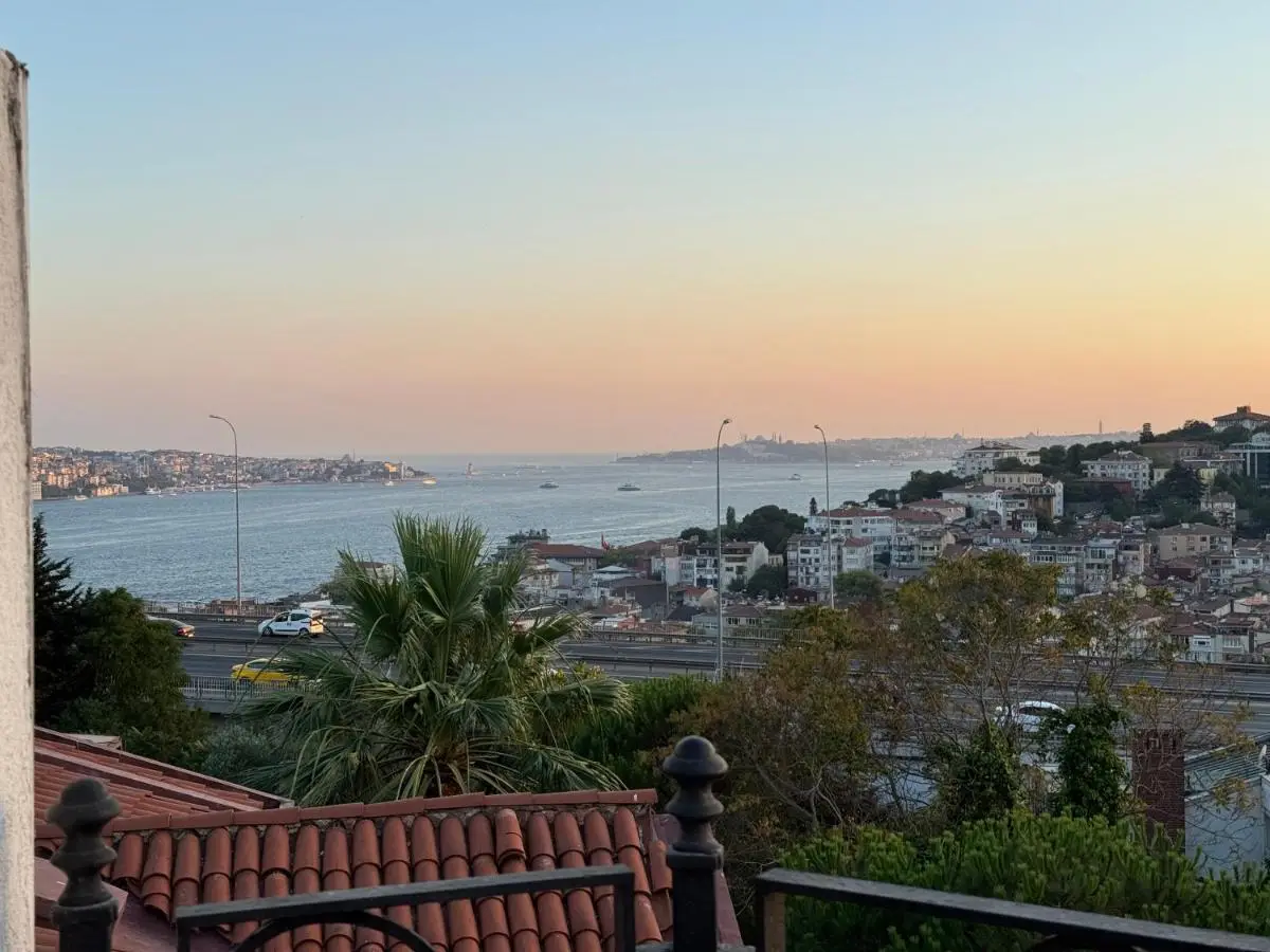 Reflection of the Bosphorus