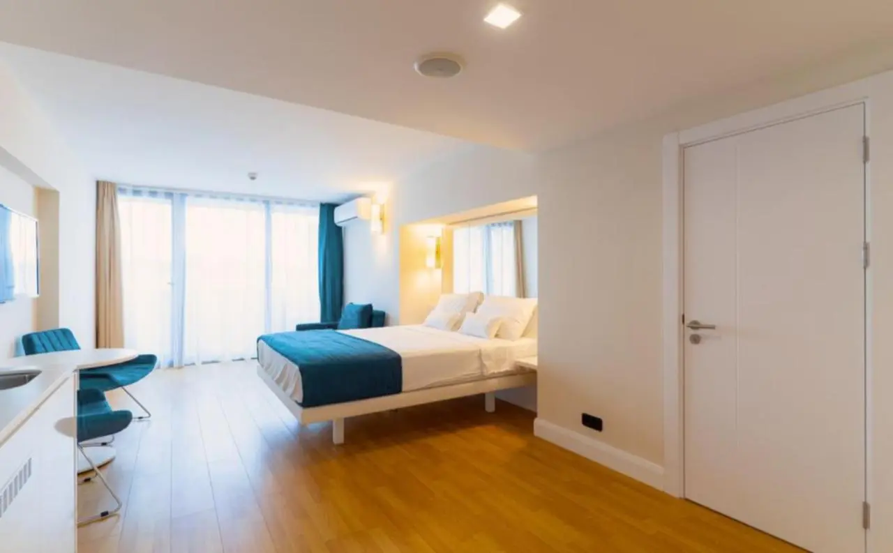Next Wave Aparthotel