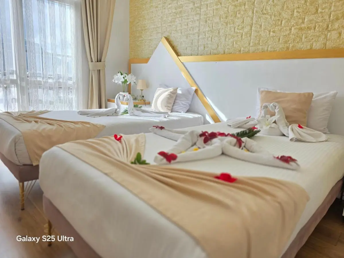 Far Life Hotel