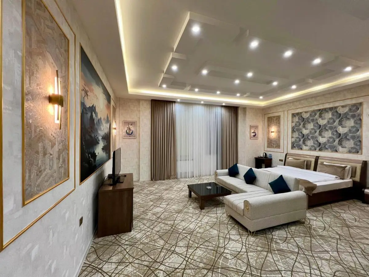 Royal Mansion Hotel