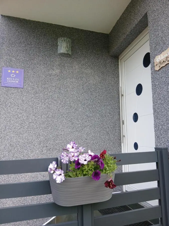 Ćato s cottage