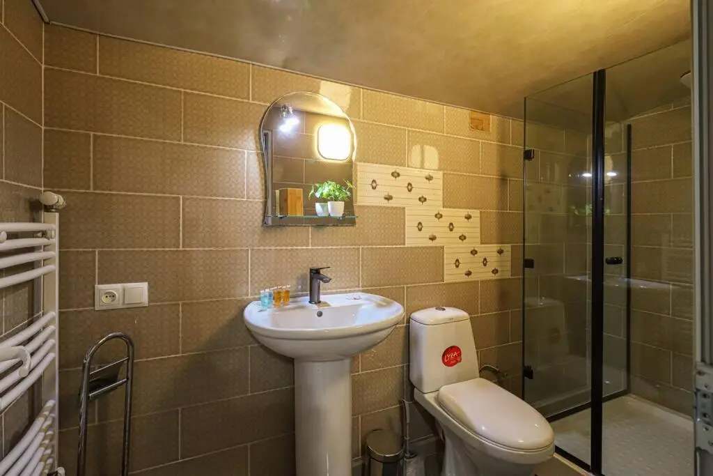 Cosy Central 2-BR Apartment-By Wehost