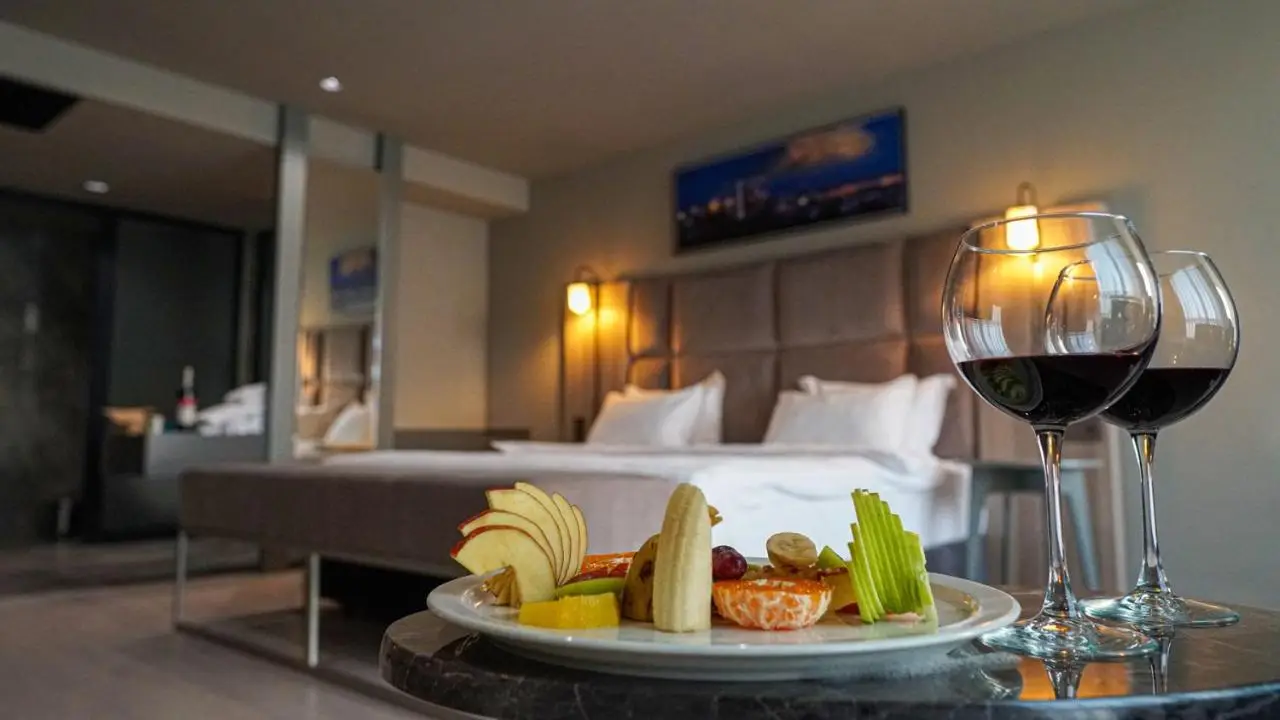 Pasaport Pier Hotel