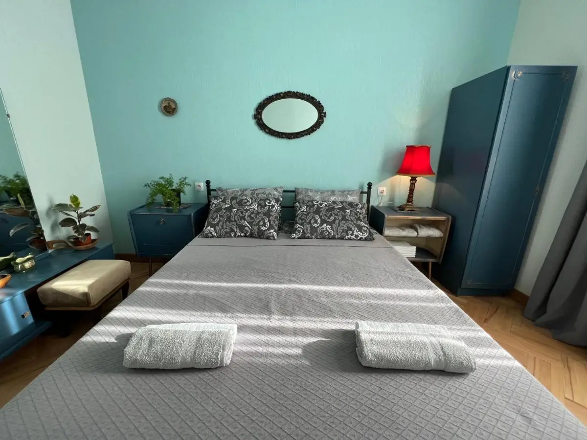Lola Apartments TBS