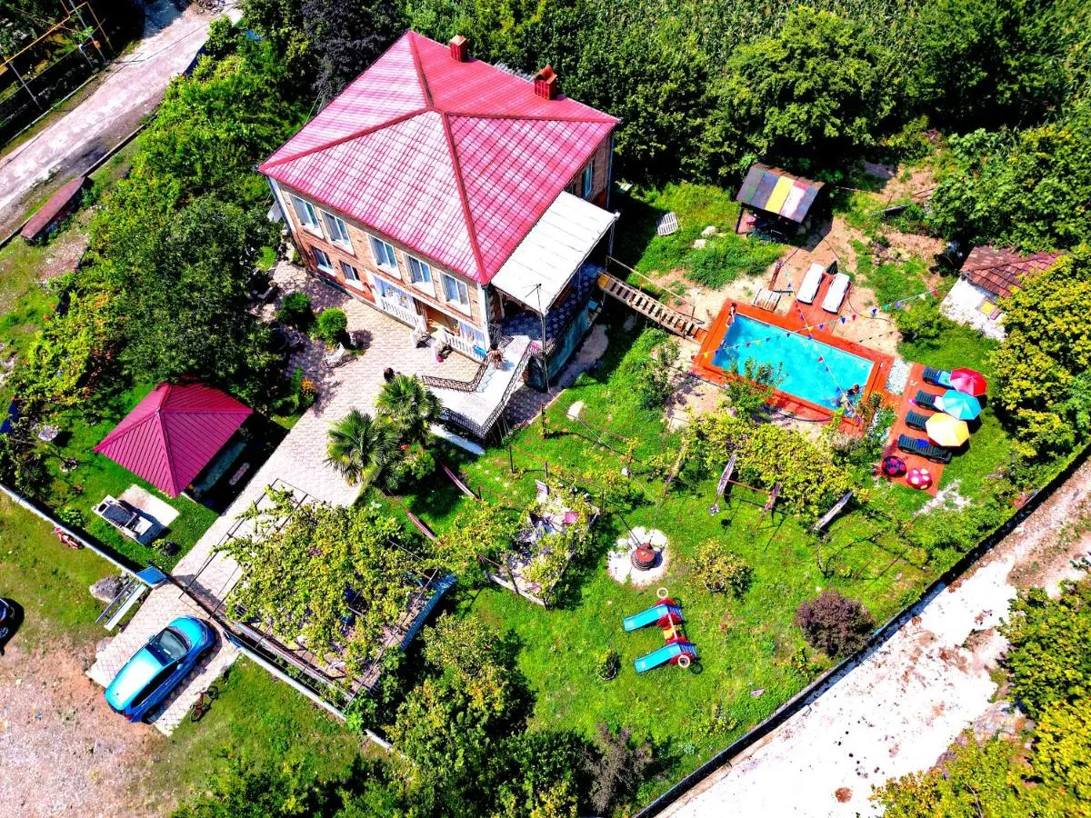 Iveri House