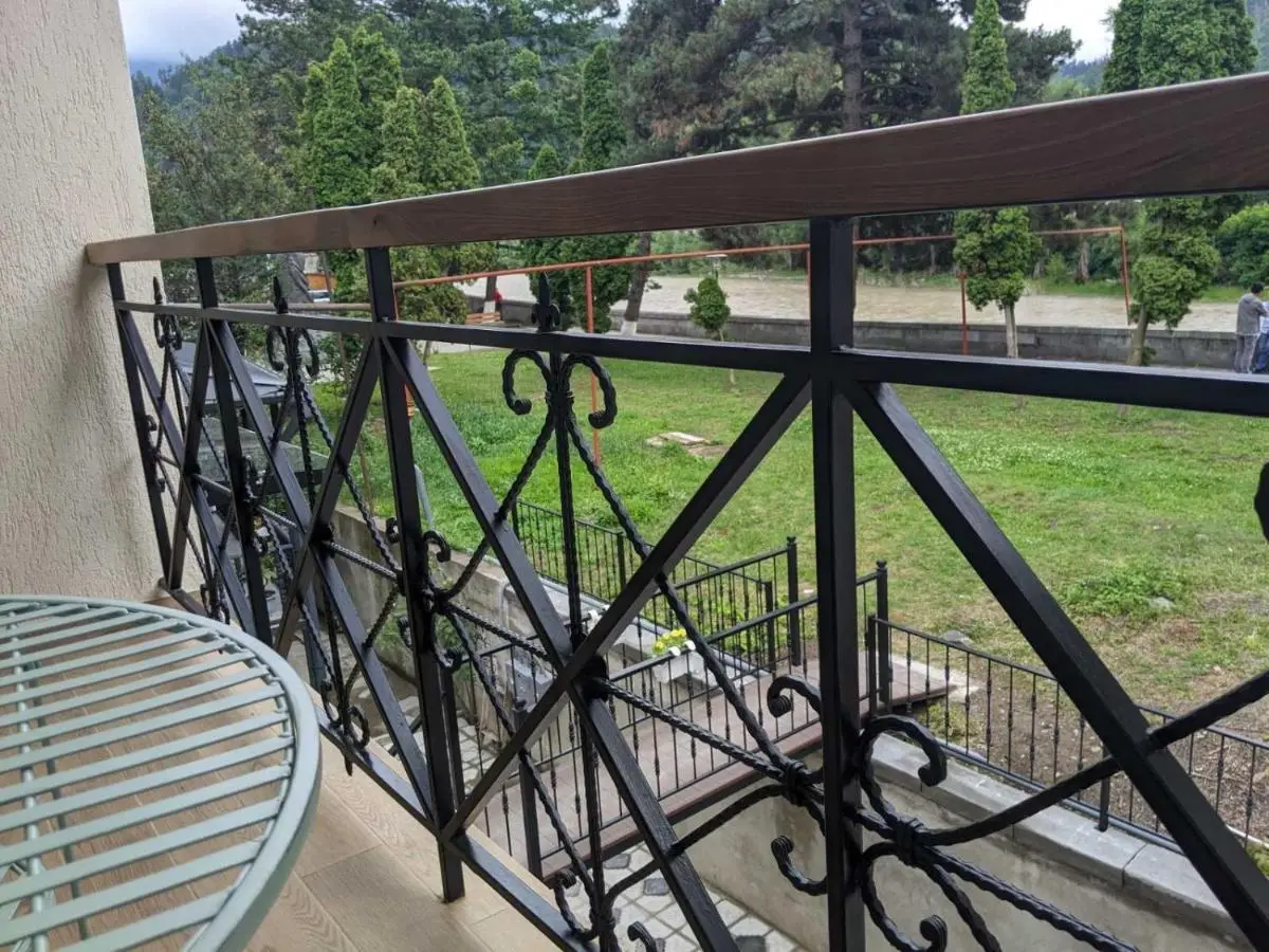 Riverside Borjomi