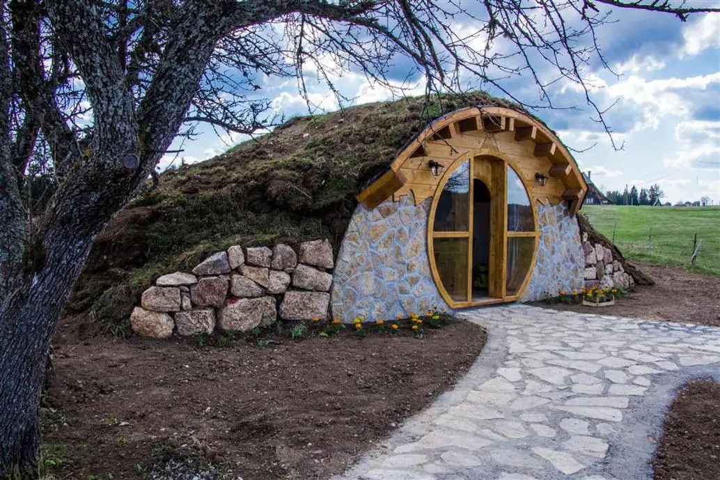 Mountain bungalows and a Hobbit House - Jazavčije Rupe