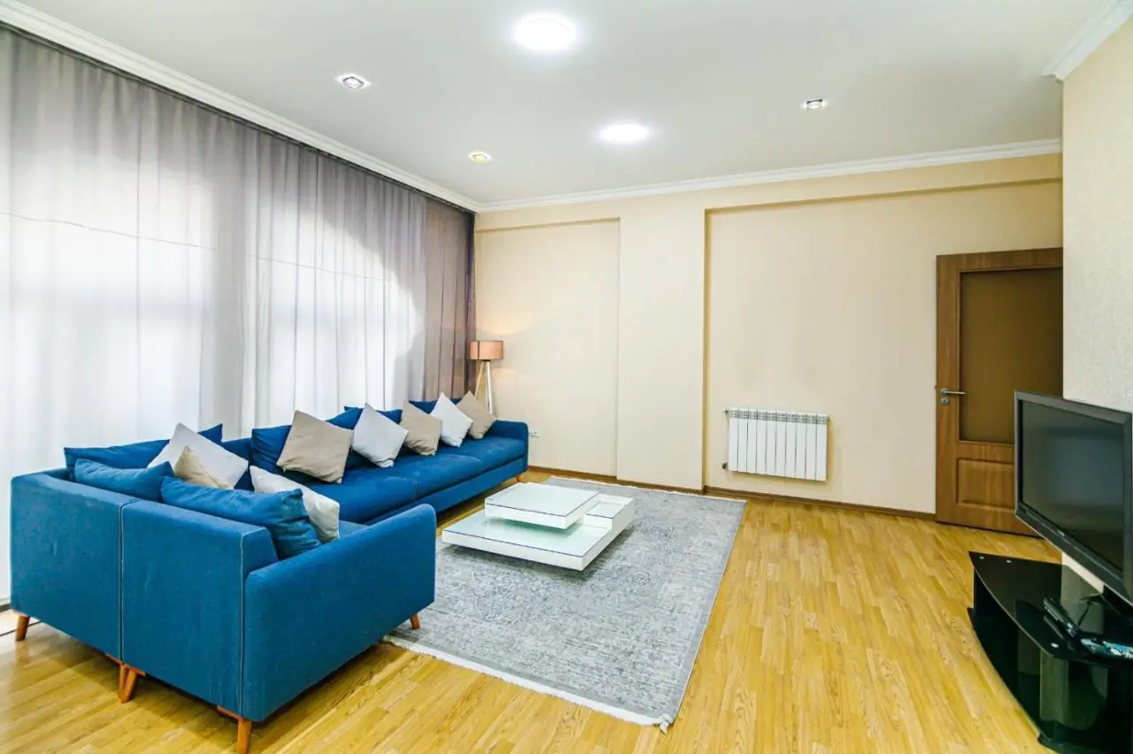 Apartment On Mc Donalds