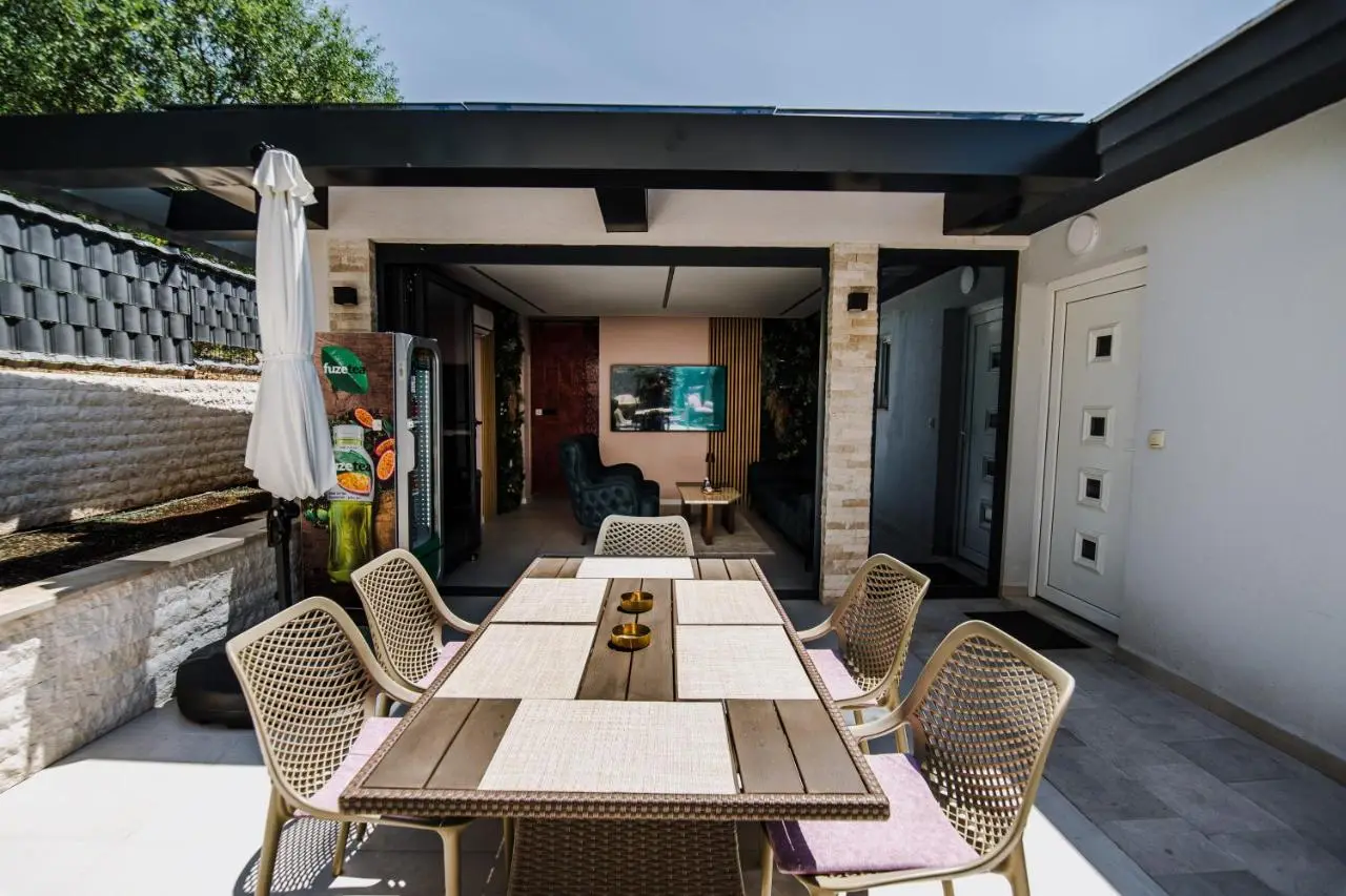 Villa View Mostar with Heated Pool & Jacuzzi