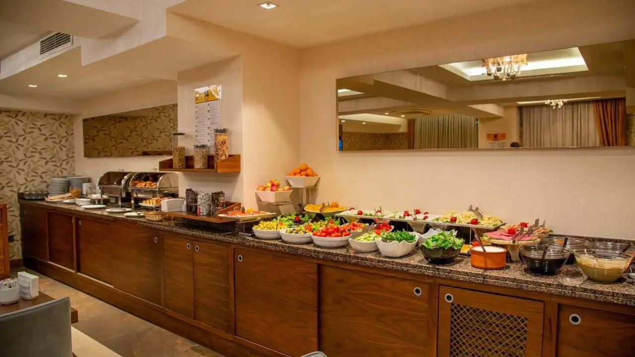 Le Mirage Hotel