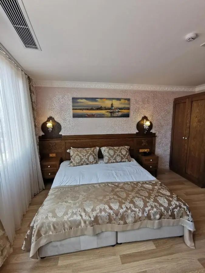 Perapolis Hotel