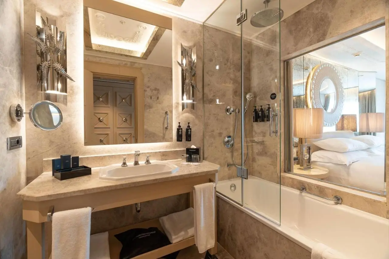 Wyndham Grand Istanbul Kalamış Marina Hotel