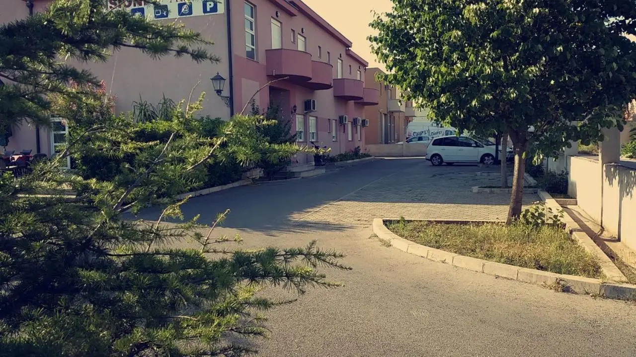 Motel Aura