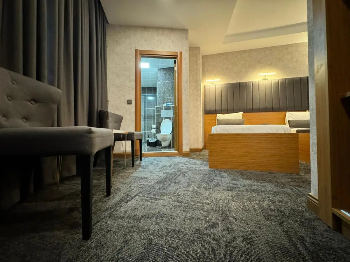 E5 PARK OTEL