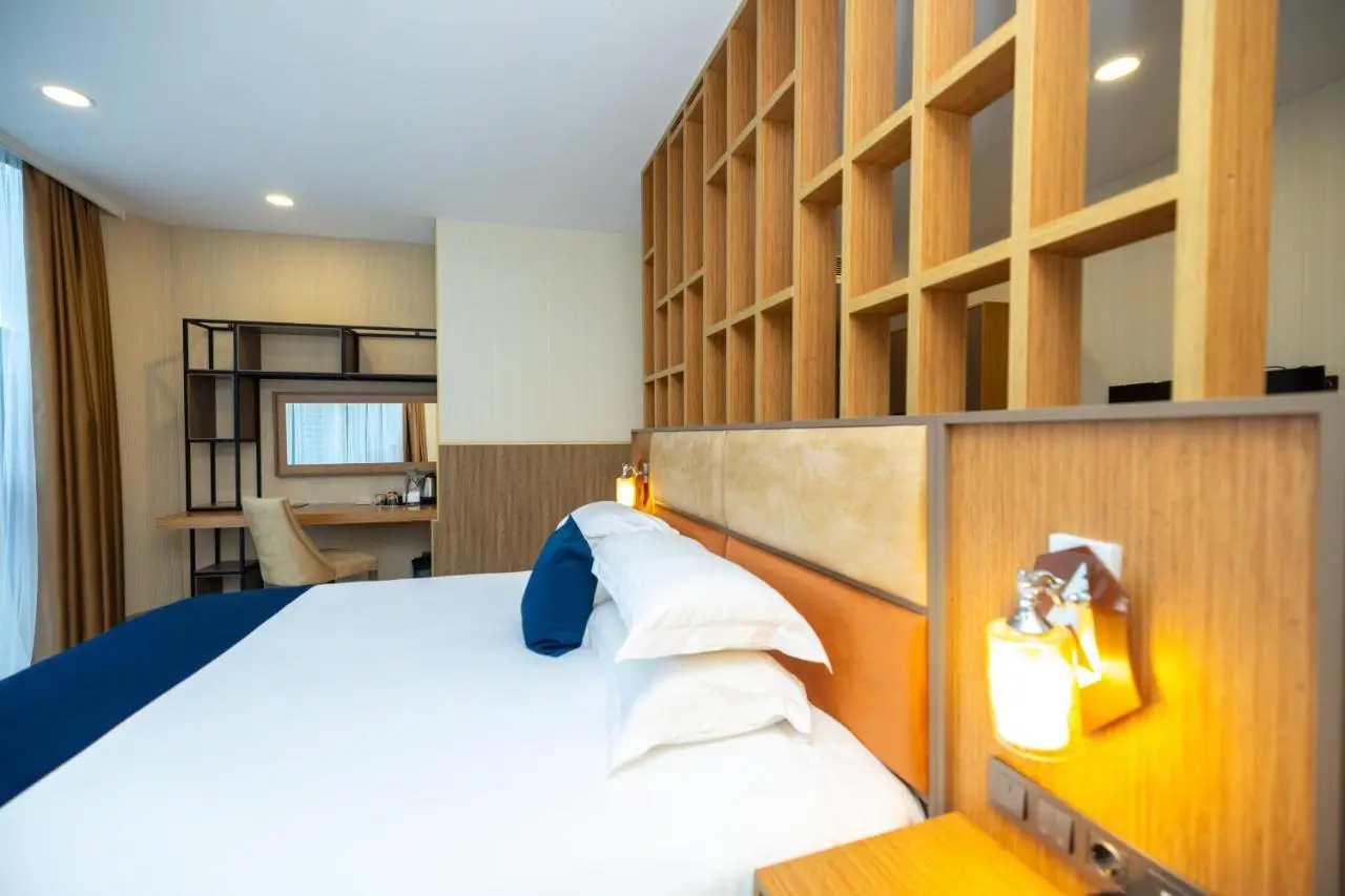 New Wave Hotel