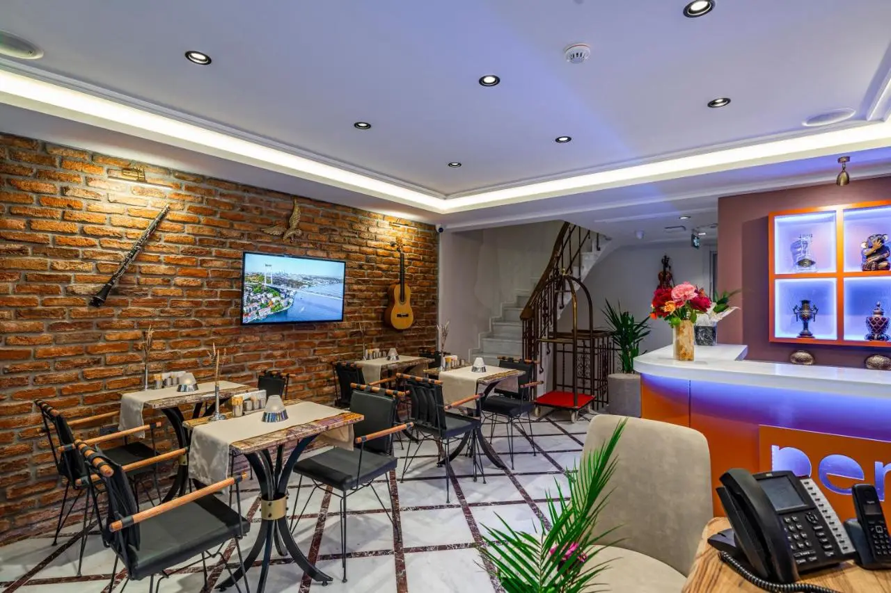 Pera Luna Premium Hotel